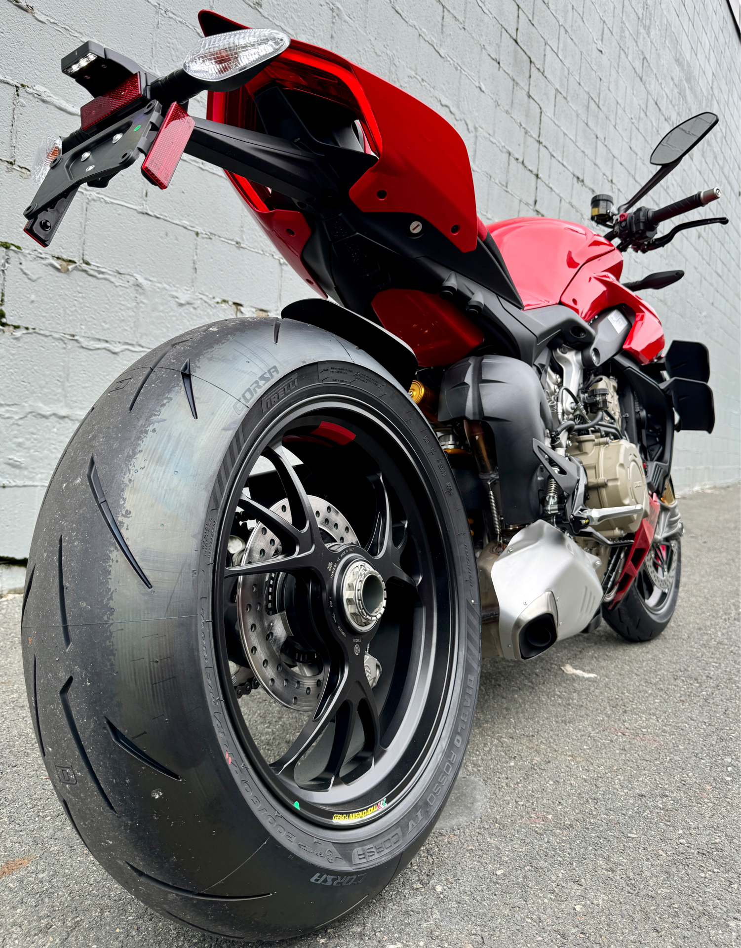 2024 Ducati Streetfighter V4 S in Foxboro, Massachusetts - Photo 9