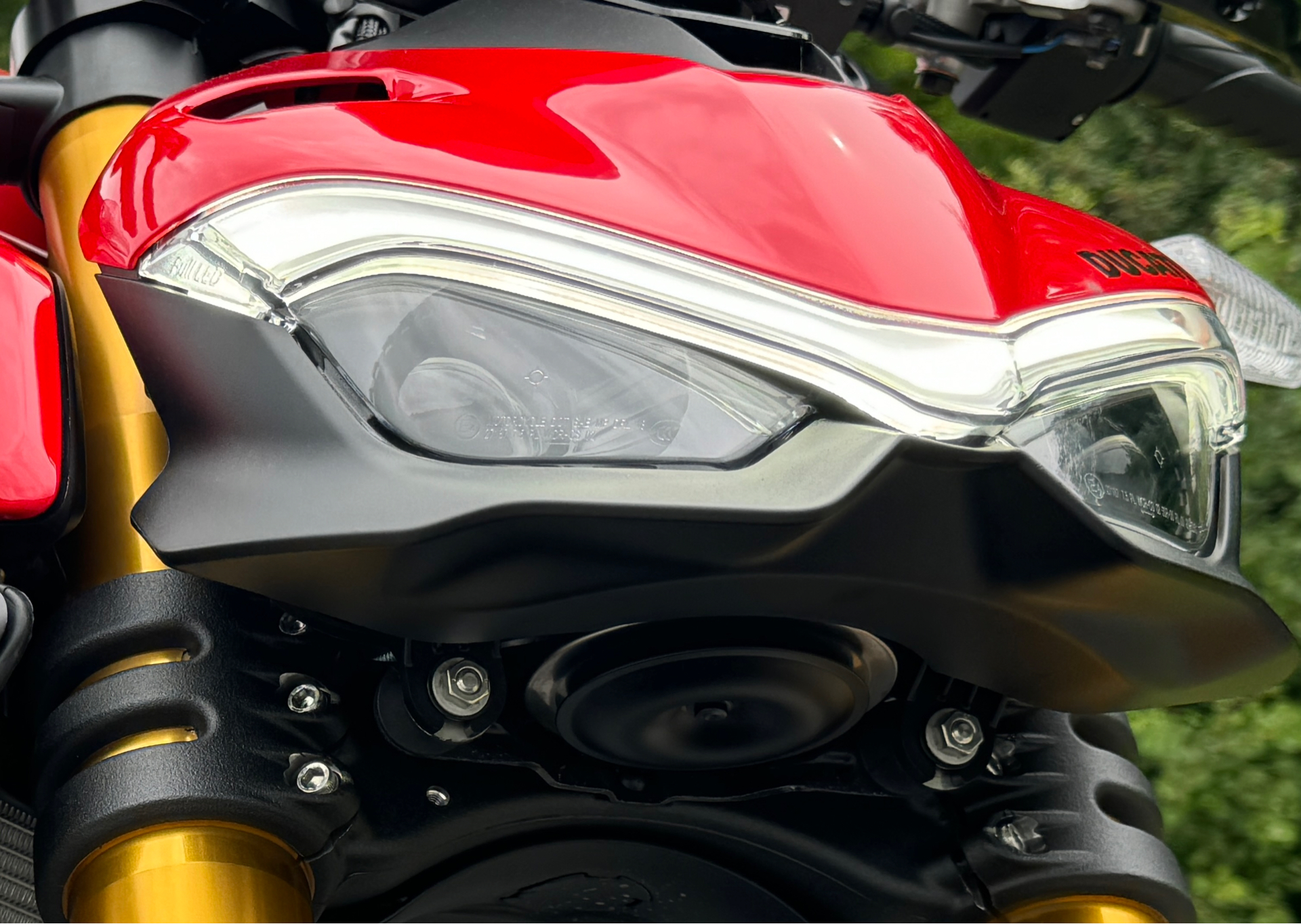 2024 Ducati Streetfighter V4 S in Foxboro, Massachusetts - Photo 32