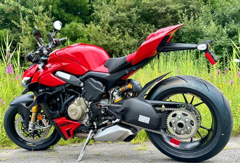 2024 Ducati Streetfighter V4 S in Foxboro, Massachusetts - Photo 11