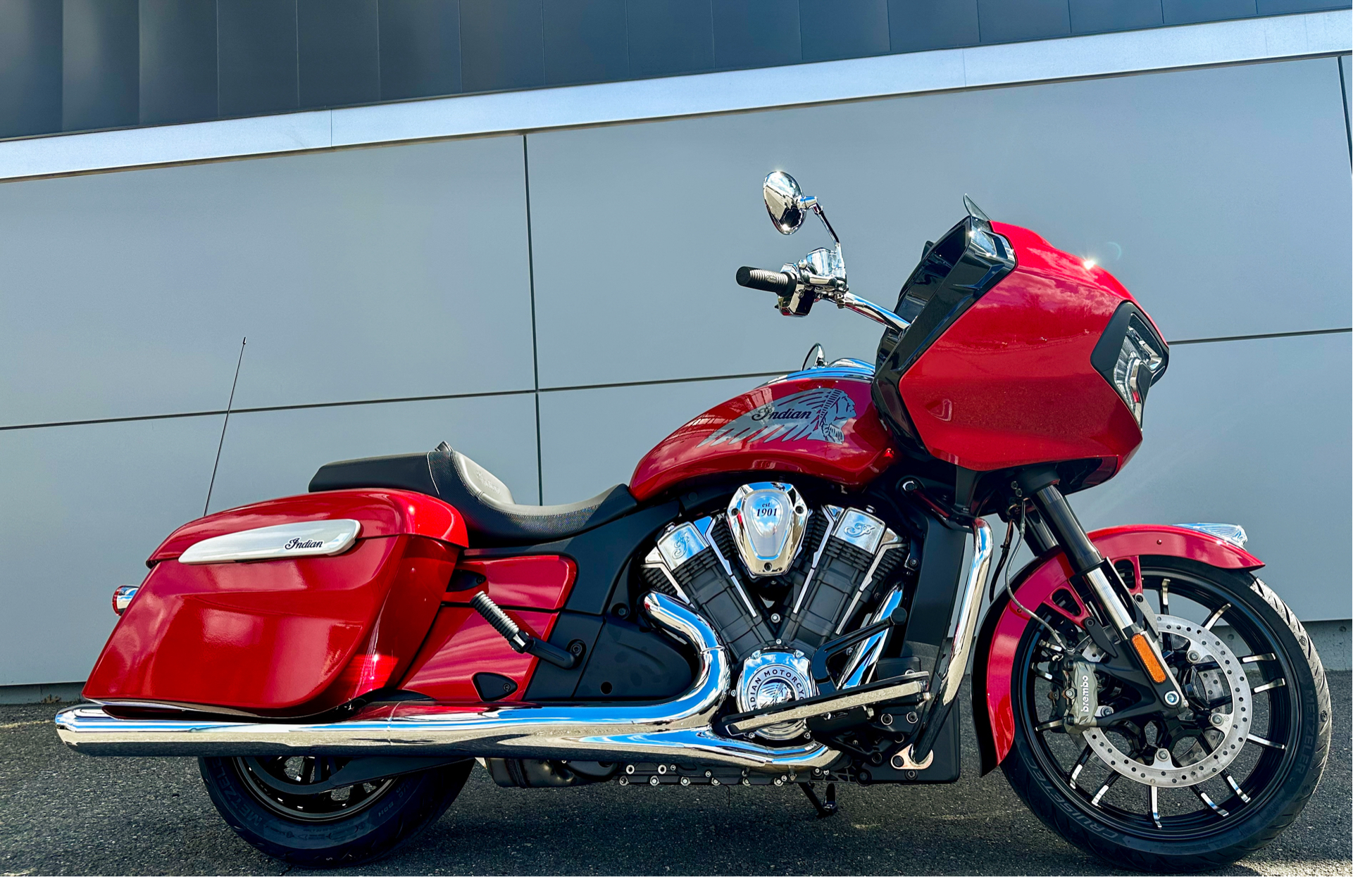 2024 Indian Motorcycle Challenger® Limited in Foxboro, Massachusetts - Photo 12
