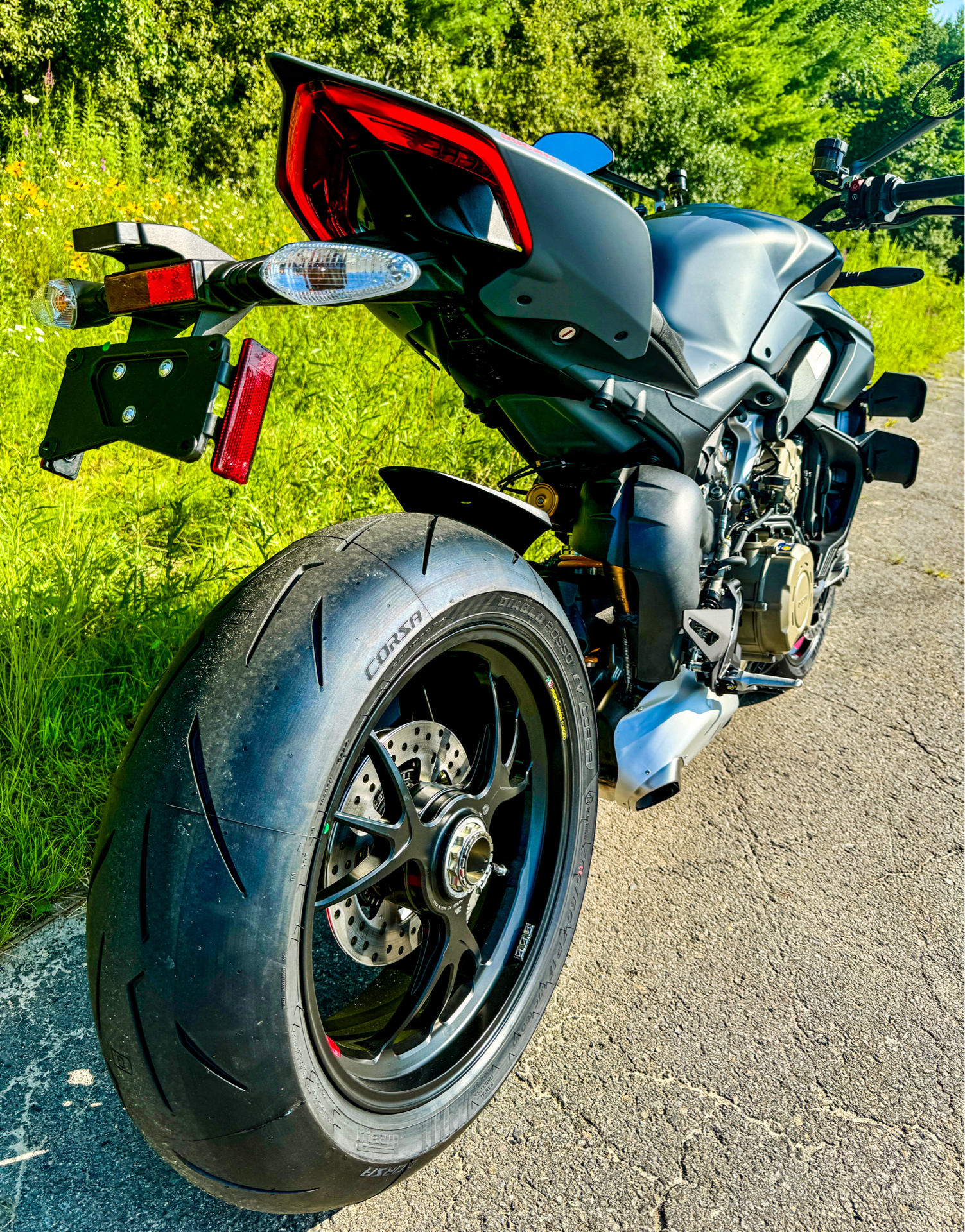 2024 Ducati Streetfighter V4 S in Foxboro, Massachusetts - Photo 9