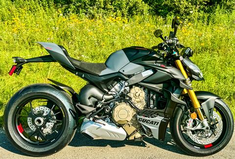 2024 Ducati Streetfighter V4 S in Foxboro, Massachusetts