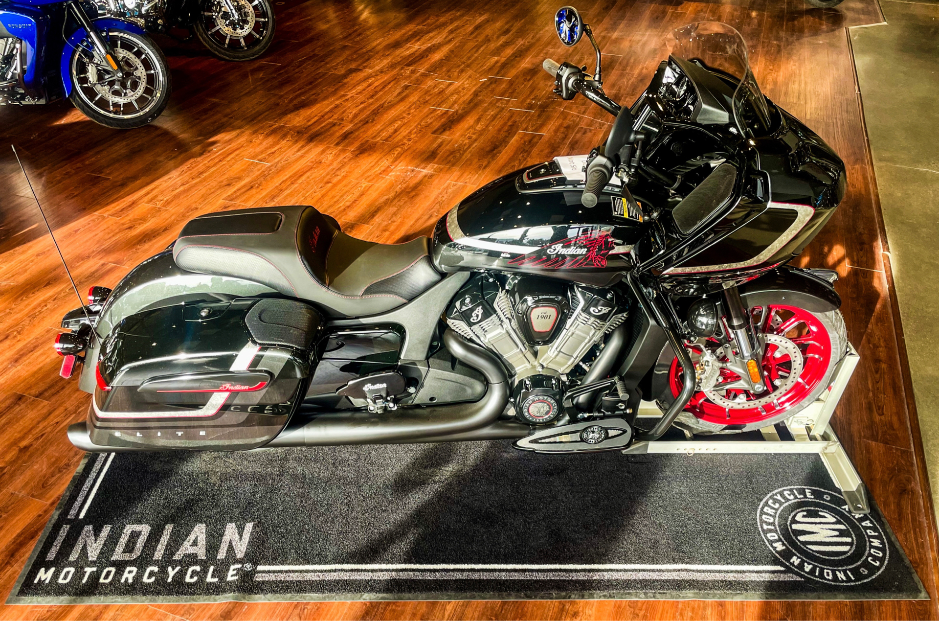 2024 Indian Motorcycle Challenger® Elite in Foxboro, Massachusetts - Photo 5