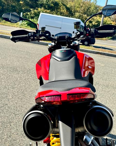 2025 Ducati Hypermotard 950 in Foxboro, Massachusetts - Photo 32