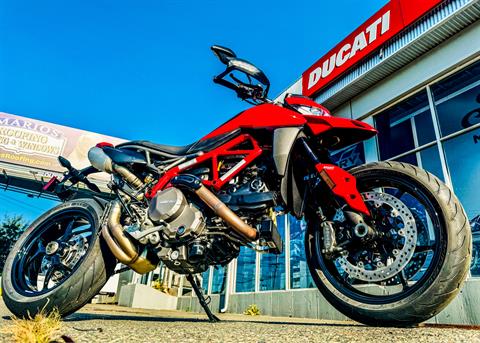 2025 Ducati Hypermotard 950 in Foxboro, Massachusetts - Photo 9