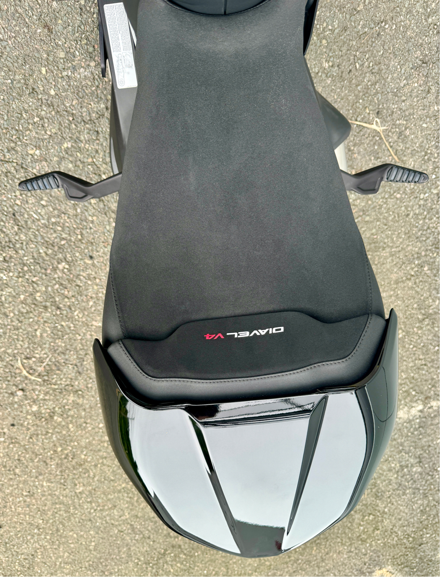 2024 Ducati Diavel V4 in Foxboro, Massachusetts - Photo 16