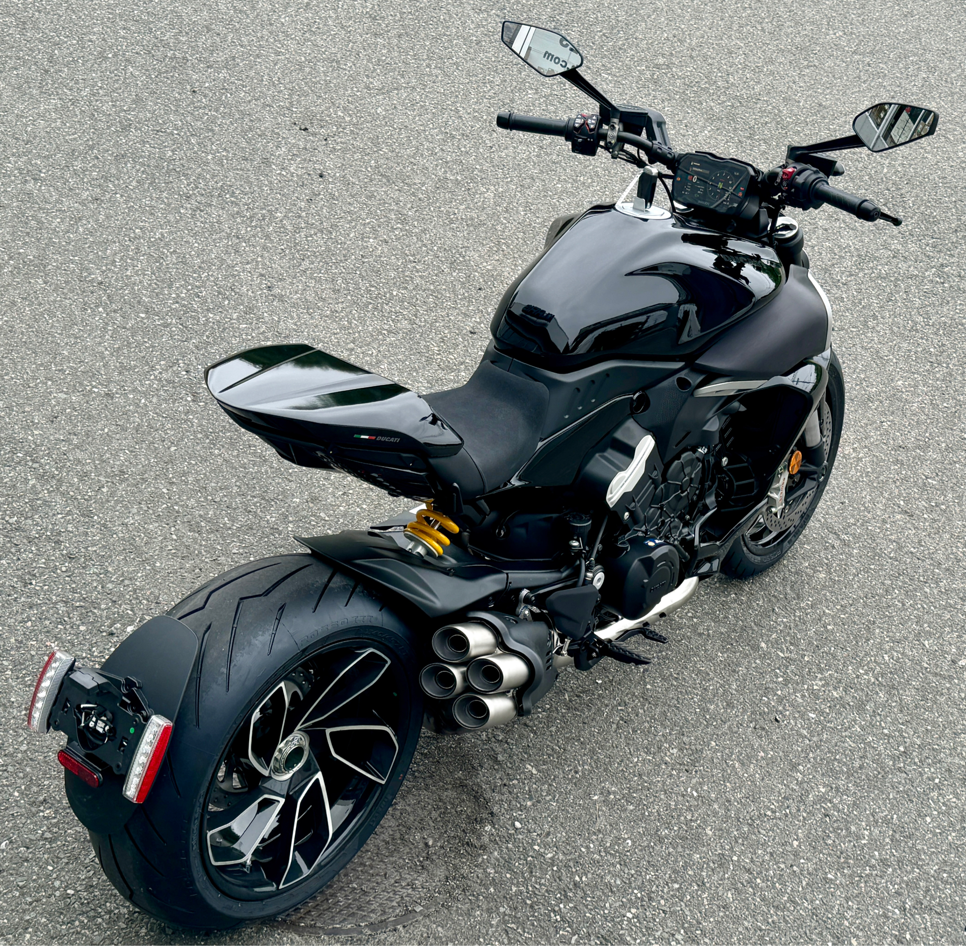 2024 Ducati Diavel V4 in Foxboro, Massachusetts - Photo 15