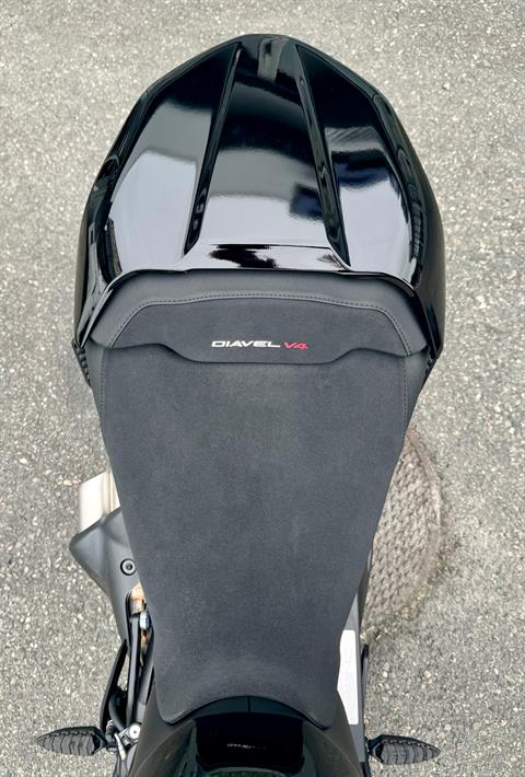 2024 Ducati Diavel V4 in Foxboro, Massachusetts - Photo 17