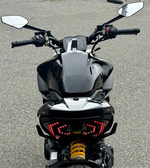 2024 Ducati Diavel V4 in Foxboro, Massachusetts - Photo 4