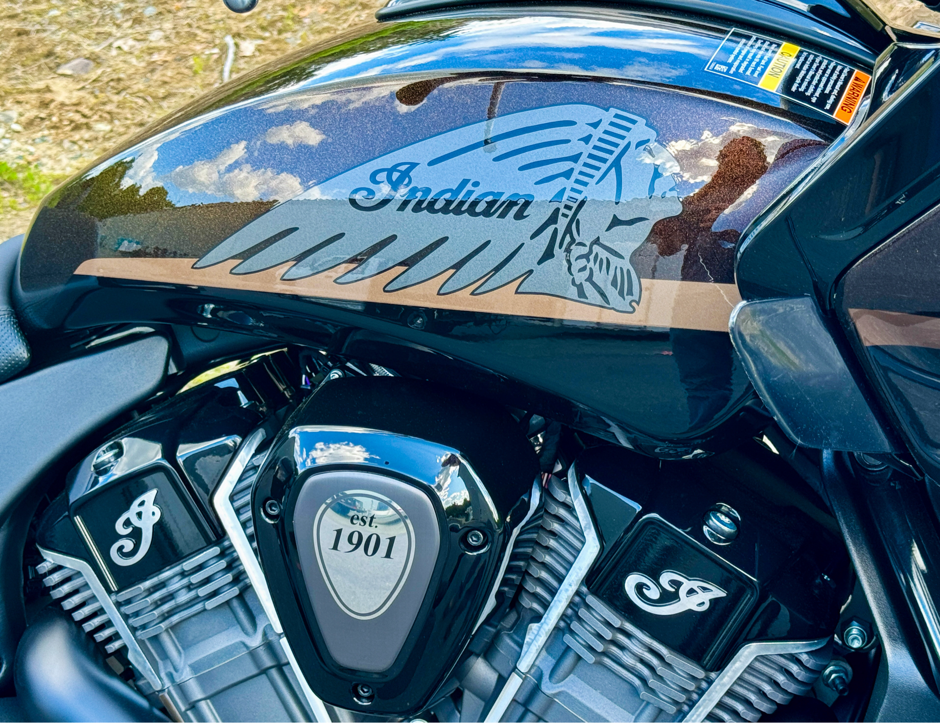 2024 Indian Motorcycle Challenger® Dark Horse® Icon with PowerBand Audio Package in Foxboro, Massachusetts - Photo 13