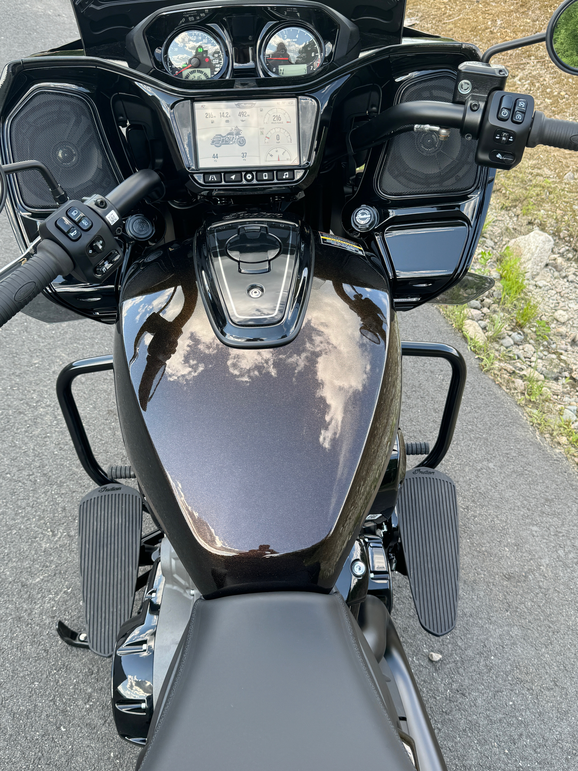 2024 Indian Motorcycle Challenger® Dark Horse® Icon with PowerBand Audio Package in Foxboro, Massachusetts - Photo 23