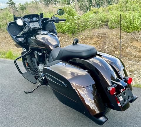 2024 Indian Motorcycle Challenger® Dark Horse® Icon with PowerBand Audio Package in Foxboro, Massachusetts - Photo 22