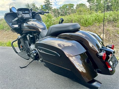 2024 Indian Motorcycle Challenger® Dark Horse® Icon with PowerBand Audio Package in Foxboro, Massachusetts - Photo 15
