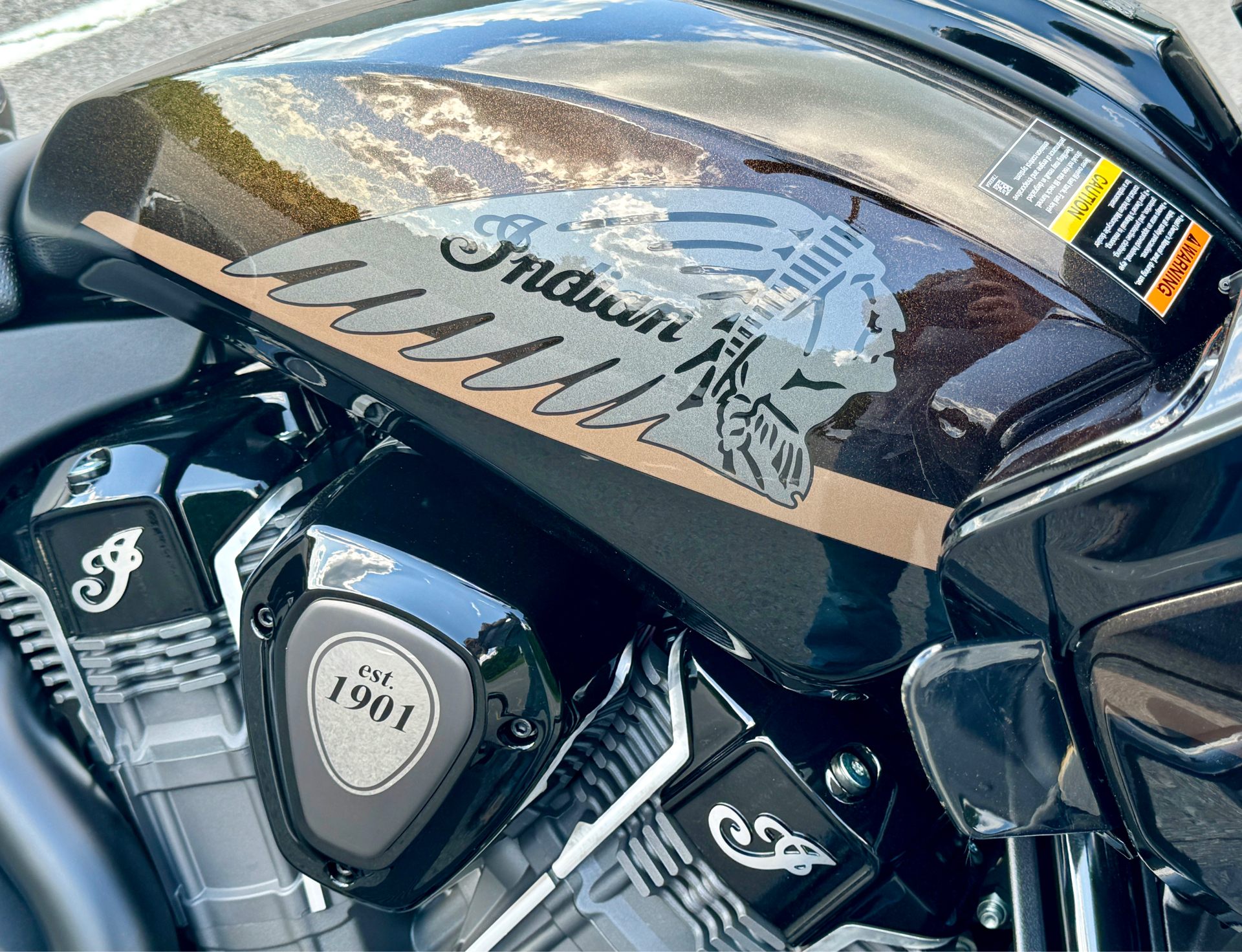 2024 Indian Motorcycle Challenger® Dark Horse® Icon with PowerBand Audio Package in Foxboro, Massachusetts - Photo 9