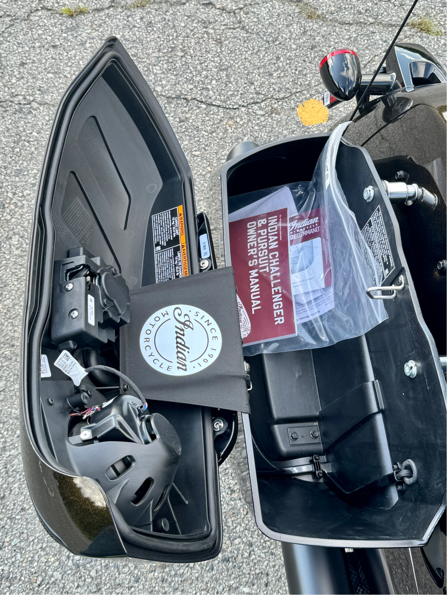 2024 Indian Motorcycle Challenger® Dark Horse® Icon with PowerBand Audio Package in Foxboro, Massachusetts - Photo 33