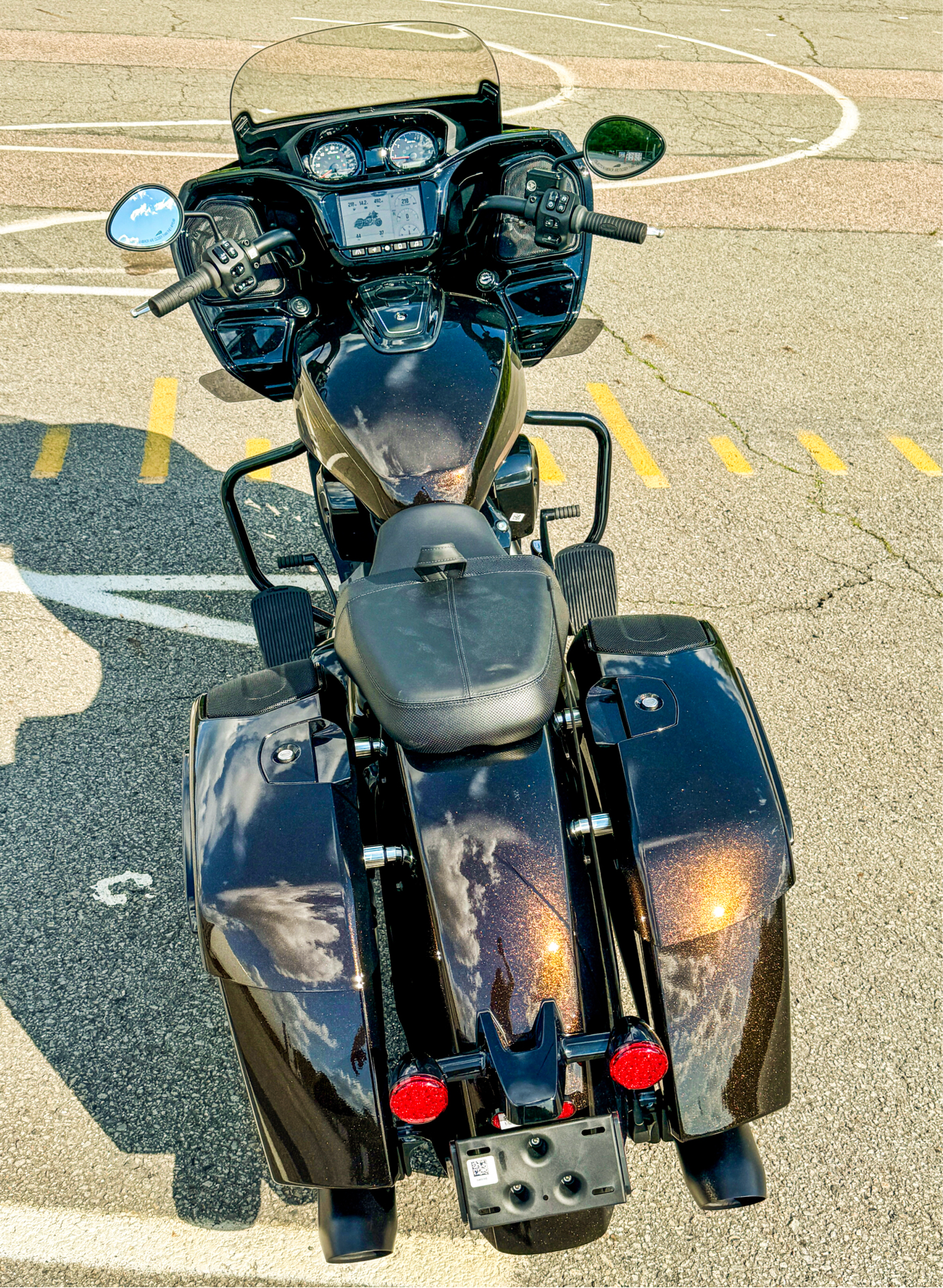 2024 Indian Motorcycle Challenger® Dark Horse® Icon with PowerBand Audio Package in Foxboro, Massachusetts - Photo 6