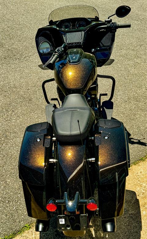 2024 Indian Motorcycle Challenger® Dark Horse® Icon with PowerBand Audio Package in Foxboro, Massachusetts - Photo 30