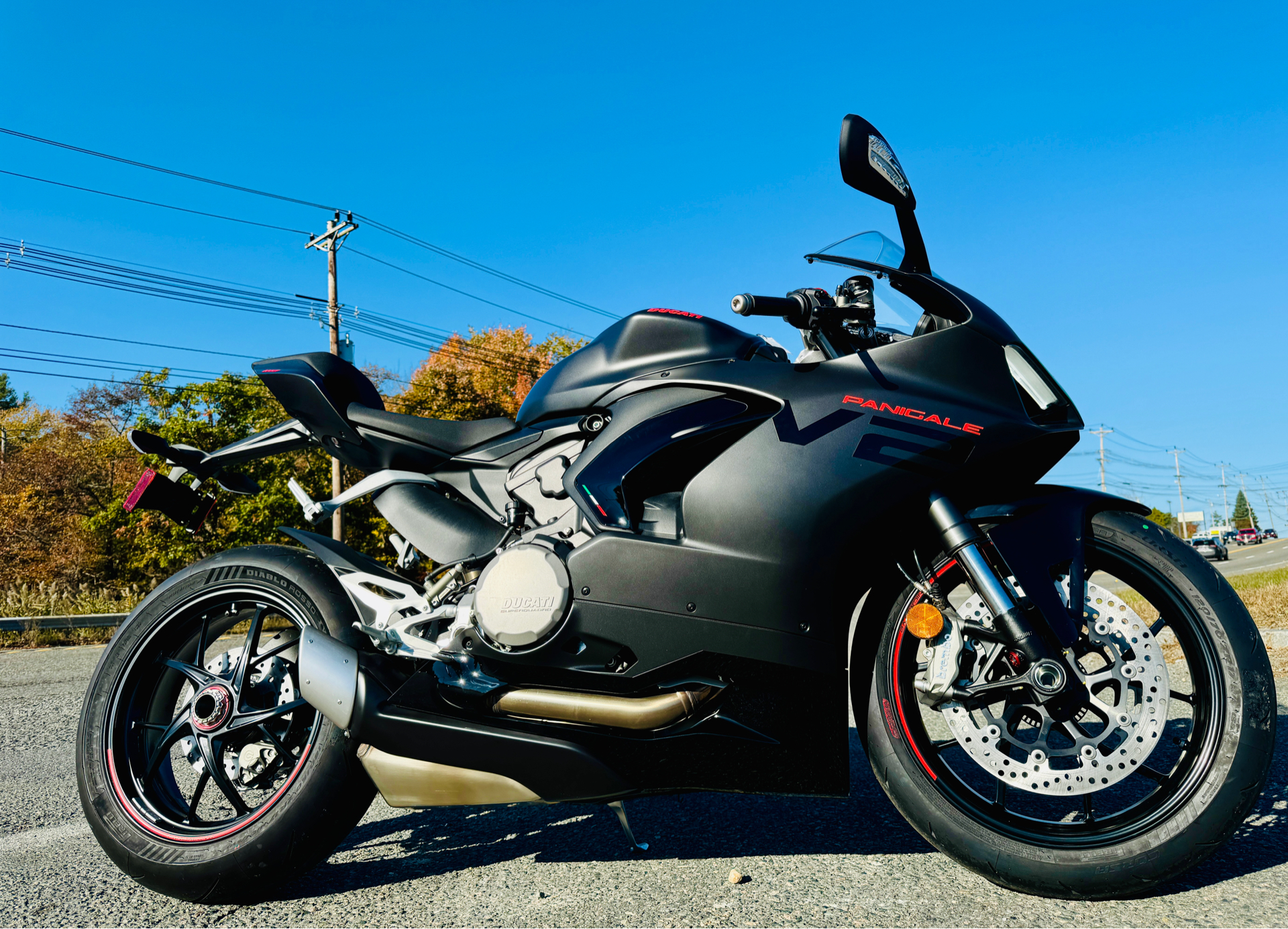 2025 Ducati Panigale V2 in Foxboro, Massachusetts - Photo 16