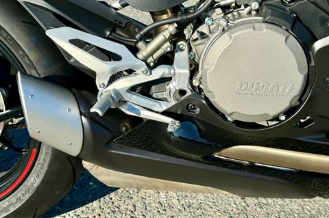 2025 Ducati Panigale V2 in Foxboro, Massachusetts - Photo 17