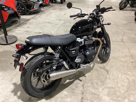 2022 Triumph Street Twin in Foxboro, Massachusetts - Photo 16