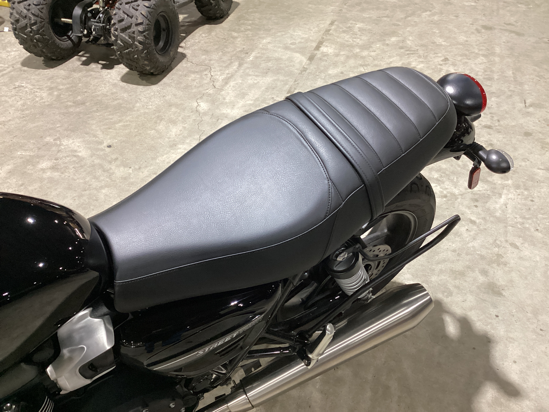 2022 Triumph Street Twin in Foxboro, Massachusetts - Photo 17