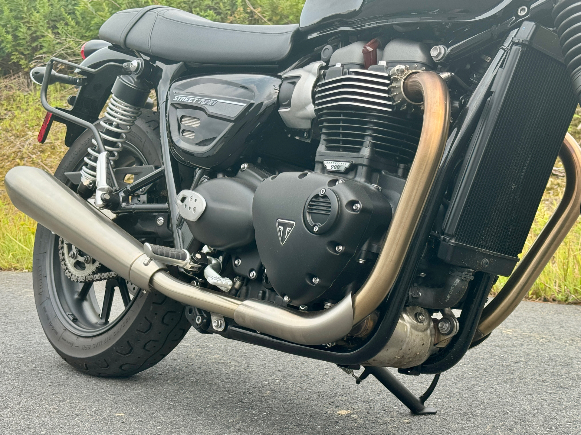 2022 Triumph Street Twin in Foxboro, Massachusetts - Photo 18