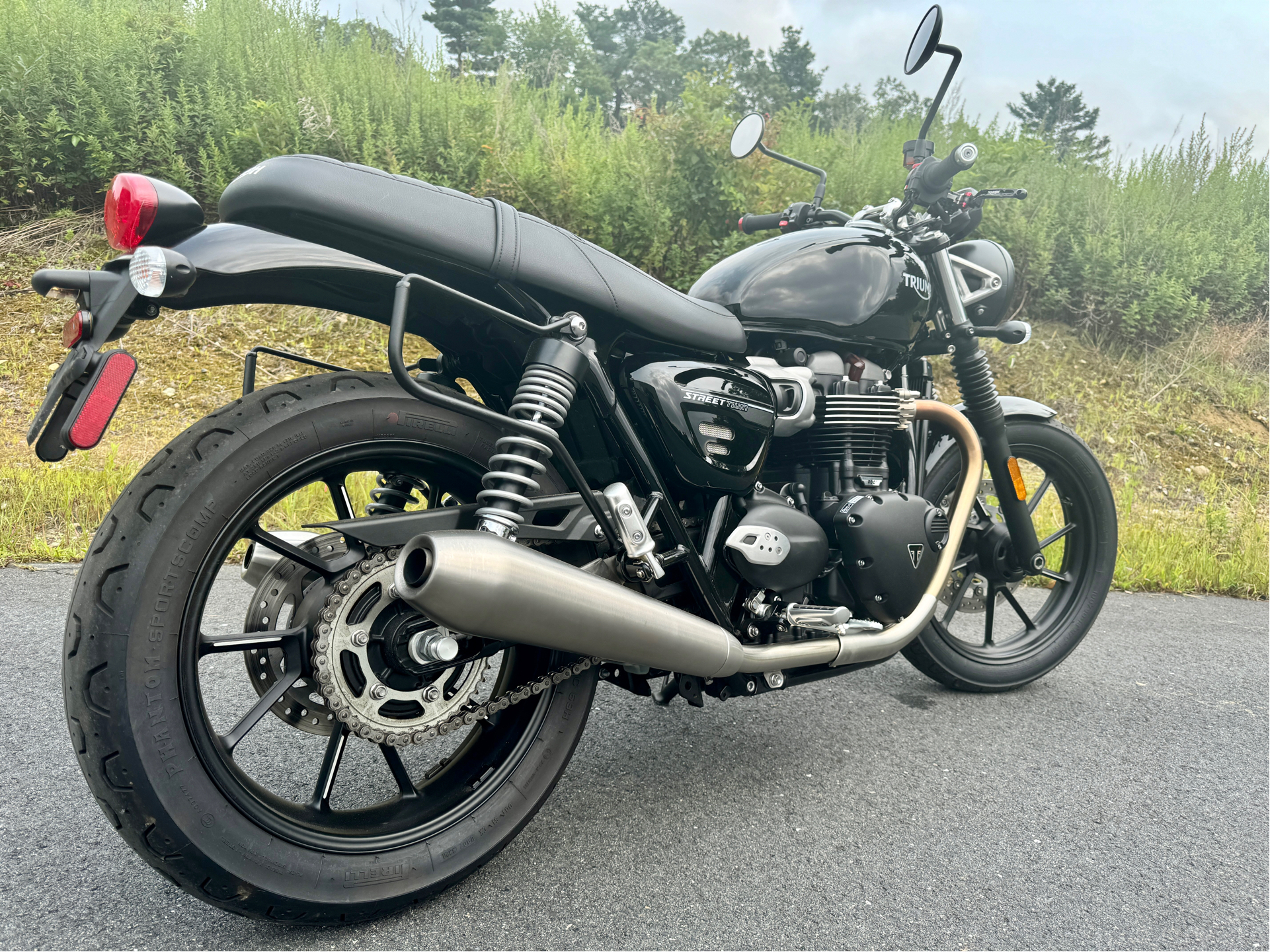 2022 Triumph Street Twin in Foxboro, Massachusetts - Photo 5