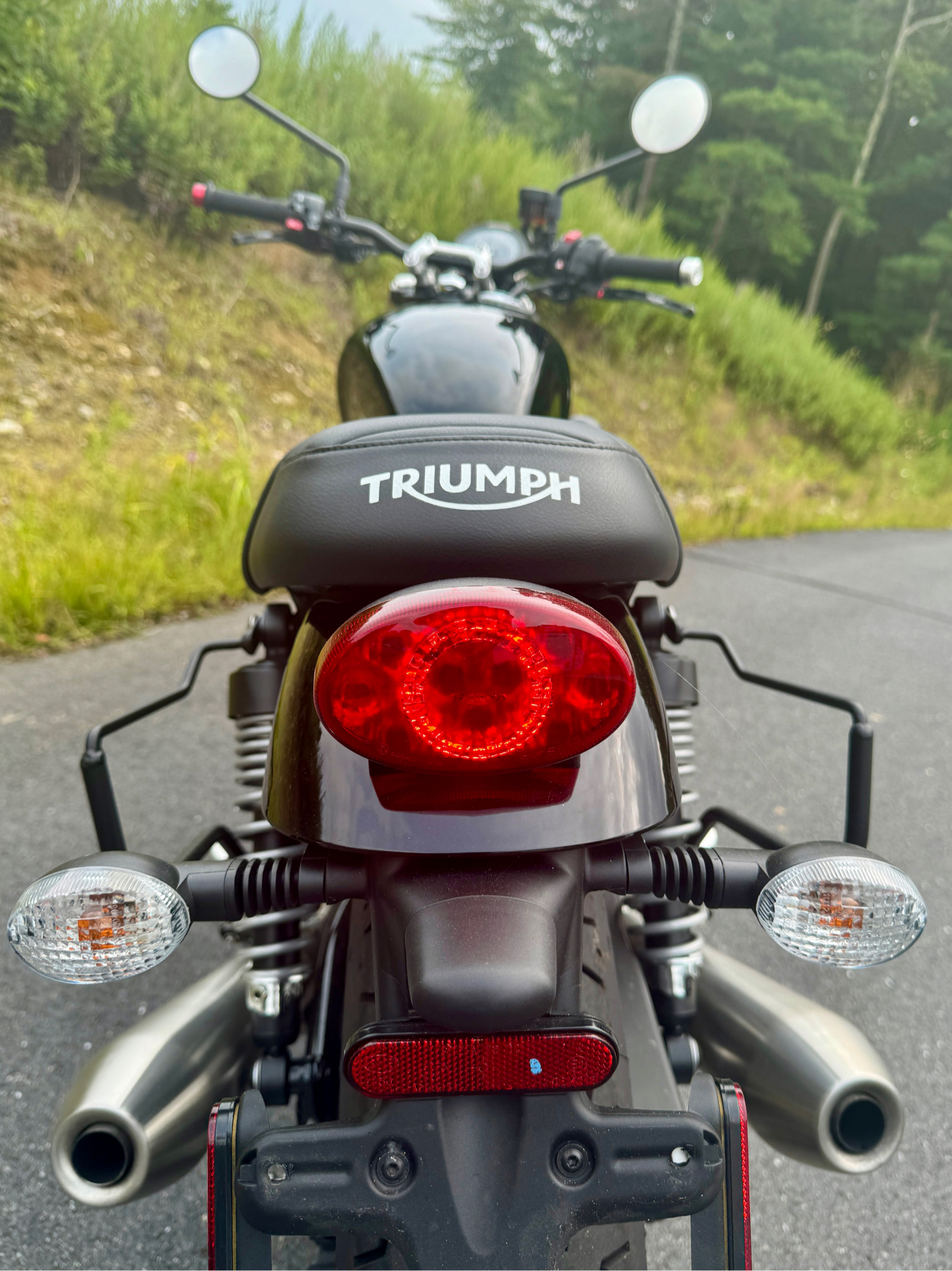 2022 Triumph Street Twin in Foxboro, Massachusetts - Photo 14