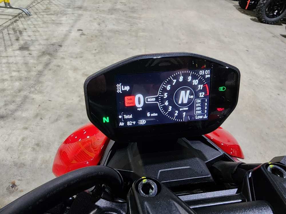 2024 Ducati Streetfighter V2 in Foxboro, Massachusetts - Photo 3