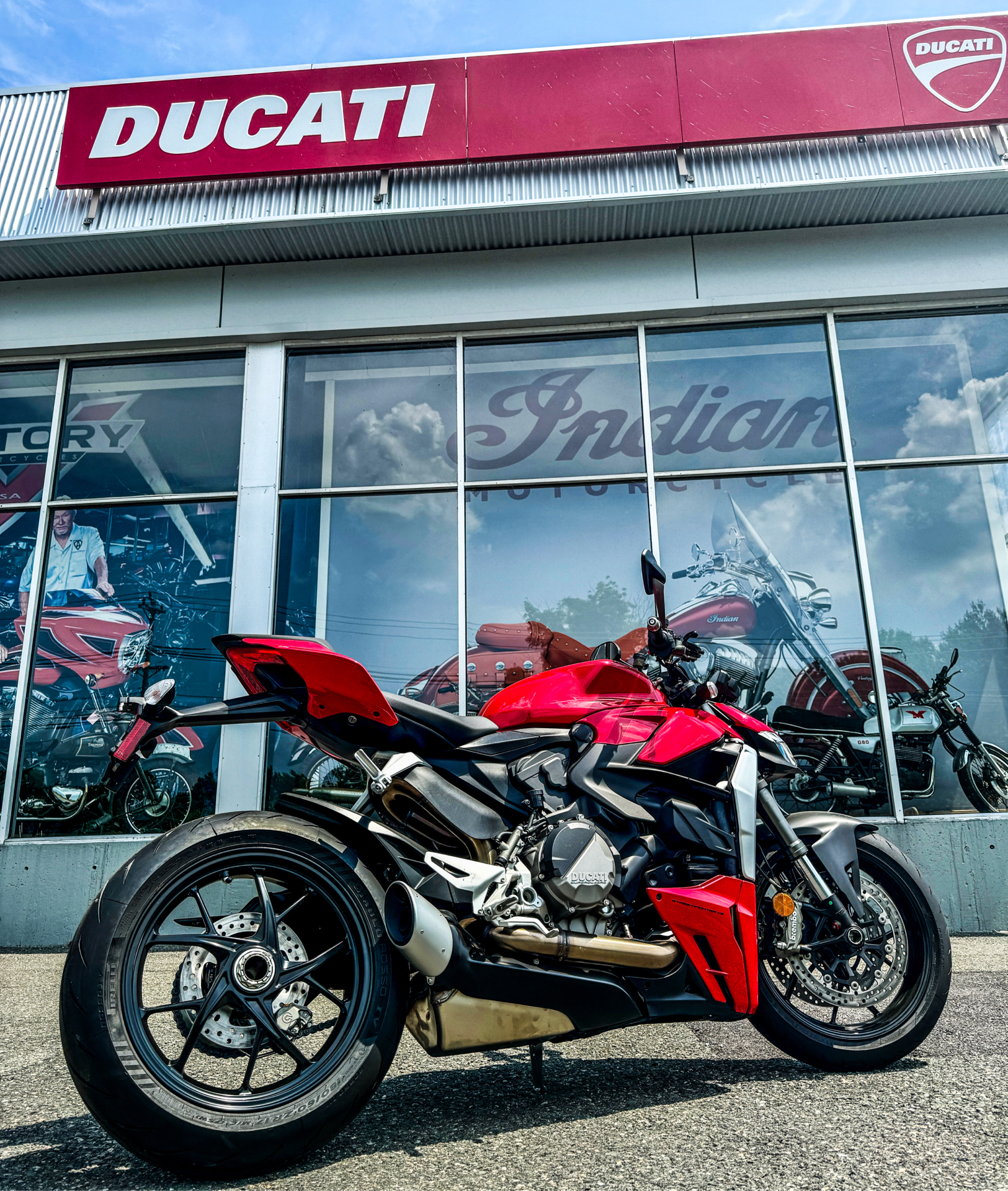 2024 Ducati Streetfighter V2 in Foxboro, Massachusetts - Photo 35