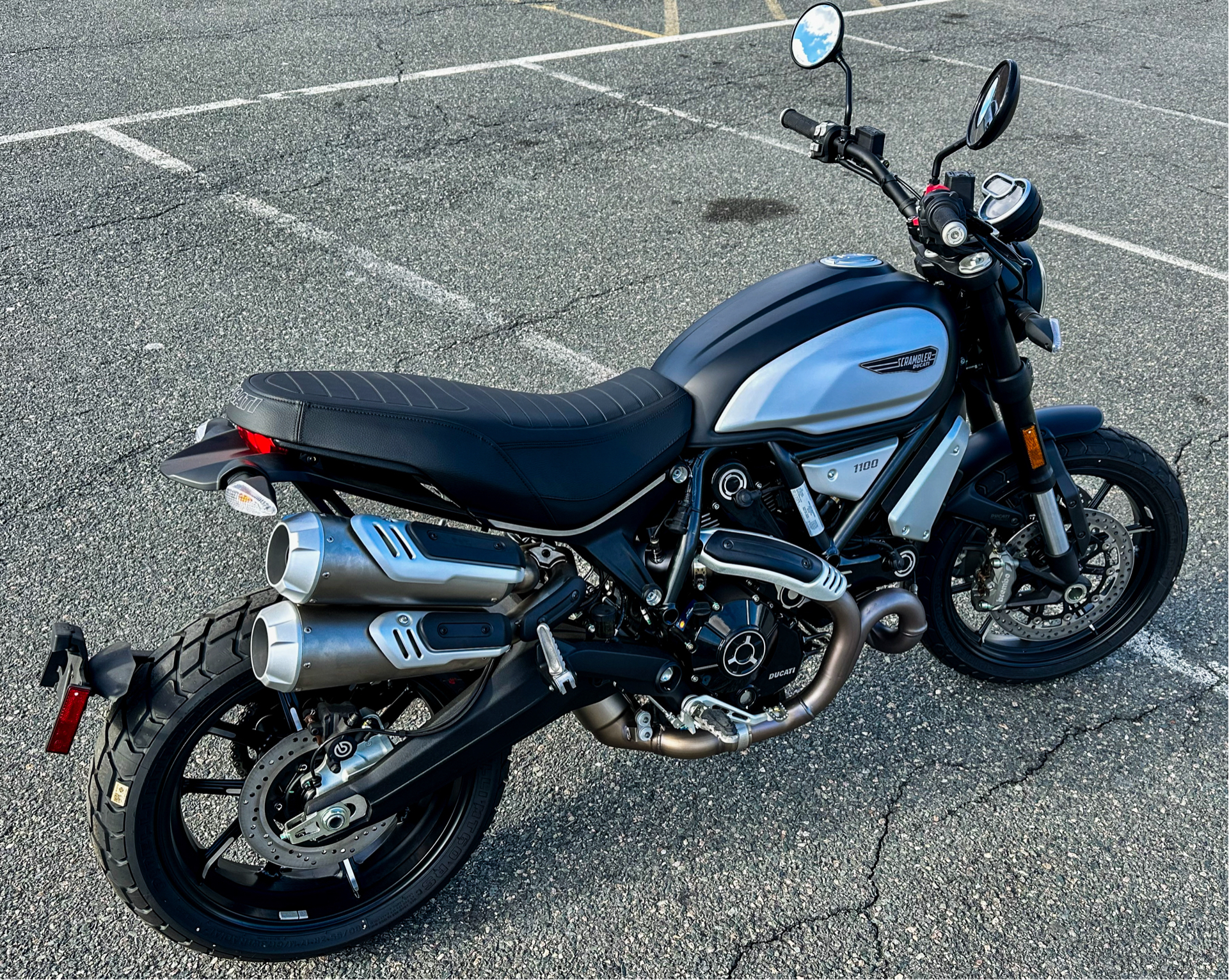 2023 Ducati Scrambler 1100 Dark PRO in Foxboro, Massachusetts - Photo 15