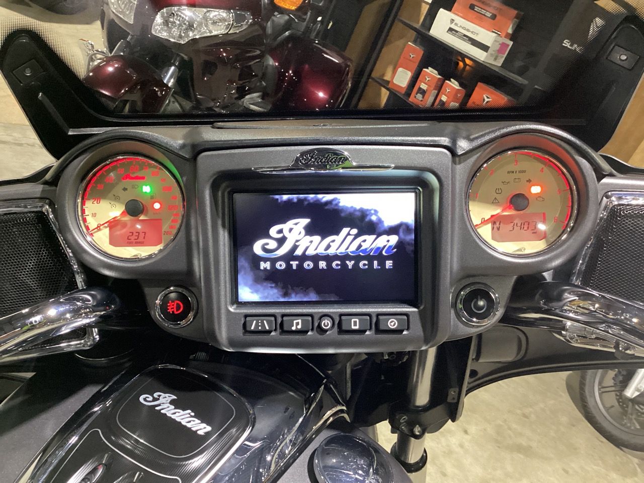 2019 Indian Motorcycle Roadmaster® ABS in Foxboro, Massachusetts - Photo 30