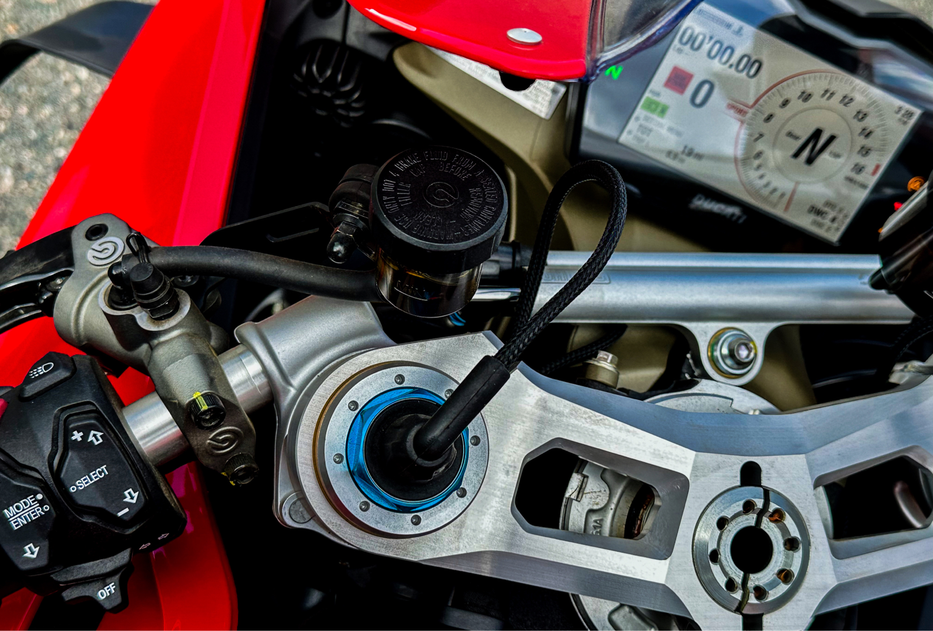 2023 Ducati Panigale V4 S in Foxboro, Massachusetts - Photo 34