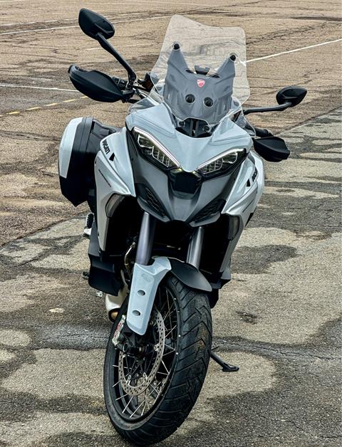 2023 Ducati Multistrada V4 S Travel & Radar Spoked Wheels in Foxboro, Massachusetts - Photo 16