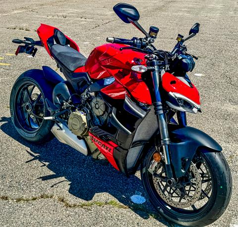 2024 Ducati Streetfighter V4 in Foxboro, Massachusetts - Photo 27