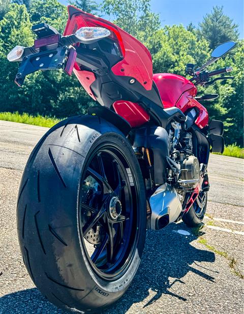 2024 Ducati Streetfighter V4 in Foxboro, Massachusetts - Photo 34