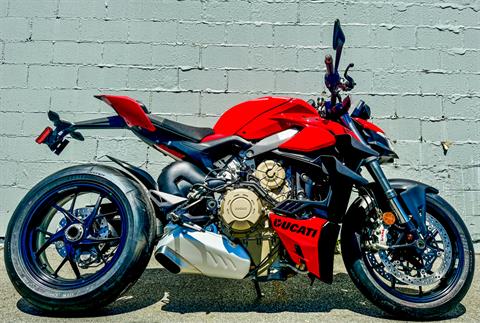 2024 Ducati Streetfighter V4 in Foxboro, Massachusetts - Photo 21