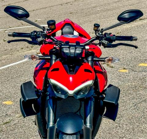 2024 Ducati Streetfighter V4 in Foxboro, Massachusetts - Photo 25