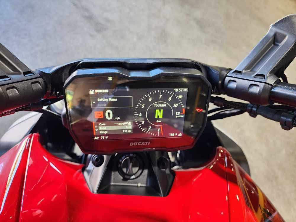 2024 Ducati Diavel V4 in Foxboro, Massachusetts - Photo 8