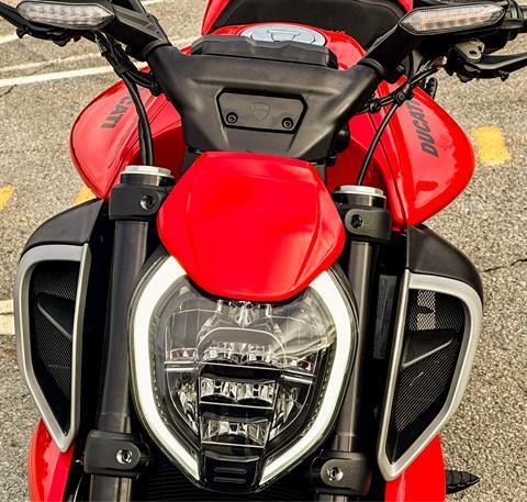 2024 Ducati Diavel V4 in Foxboro, Massachusetts - Photo 12