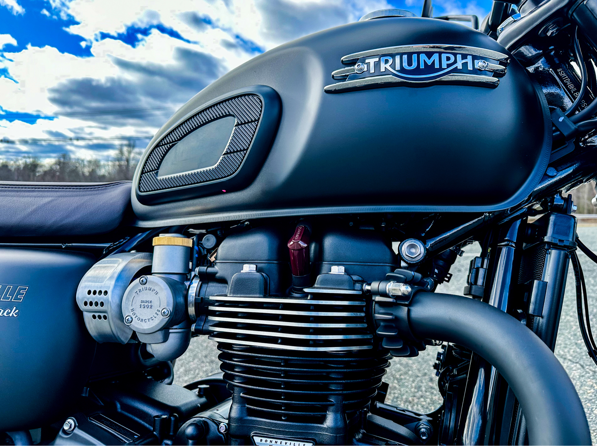 2024 Triumph Bonneville T120 Black in Foxboro, Massachusetts - Photo 10