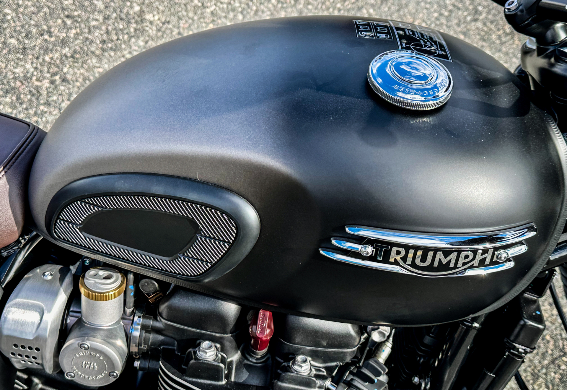2024 Triumph Bonneville T120 Black in Foxboro, Massachusetts - Photo 4