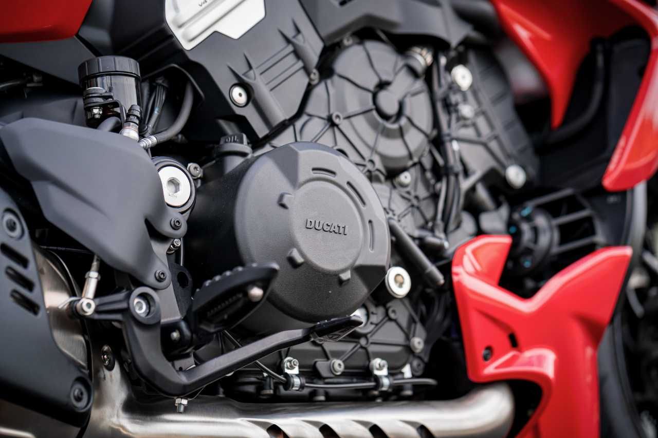 2023 Ducati Diavel V4 in Foxboro, Massachusetts - Photo 27