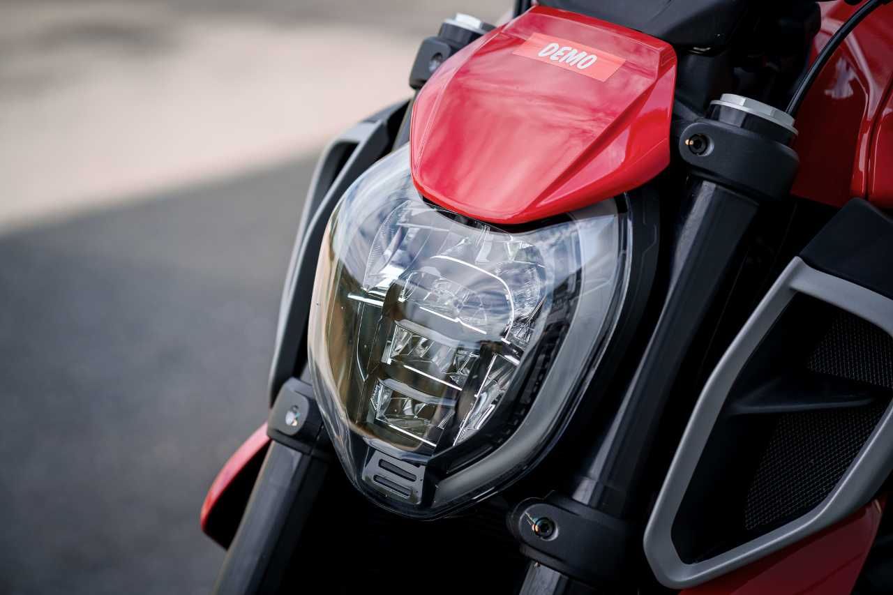 2023 Ducati Diavel V4 in Foxboro, Massachusetts - Photo 33