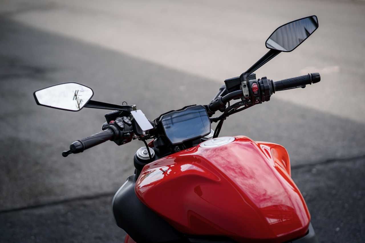 2023 Ducati Diavel V4 in Foxboro, Massachusetts - Photo 21