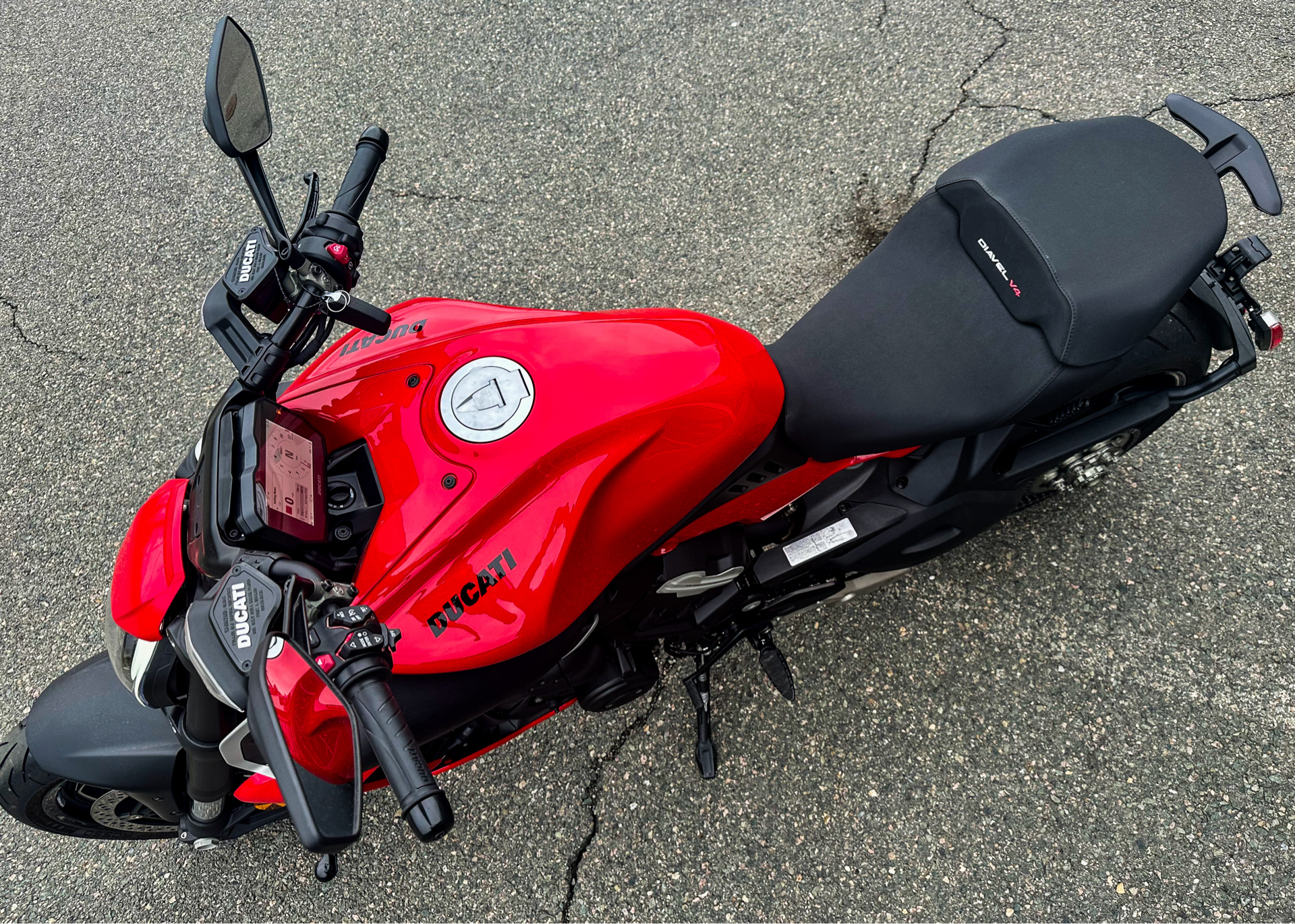 2023 Ducati Diavel V4 in Foxboro, Massachusetts - Photo 37