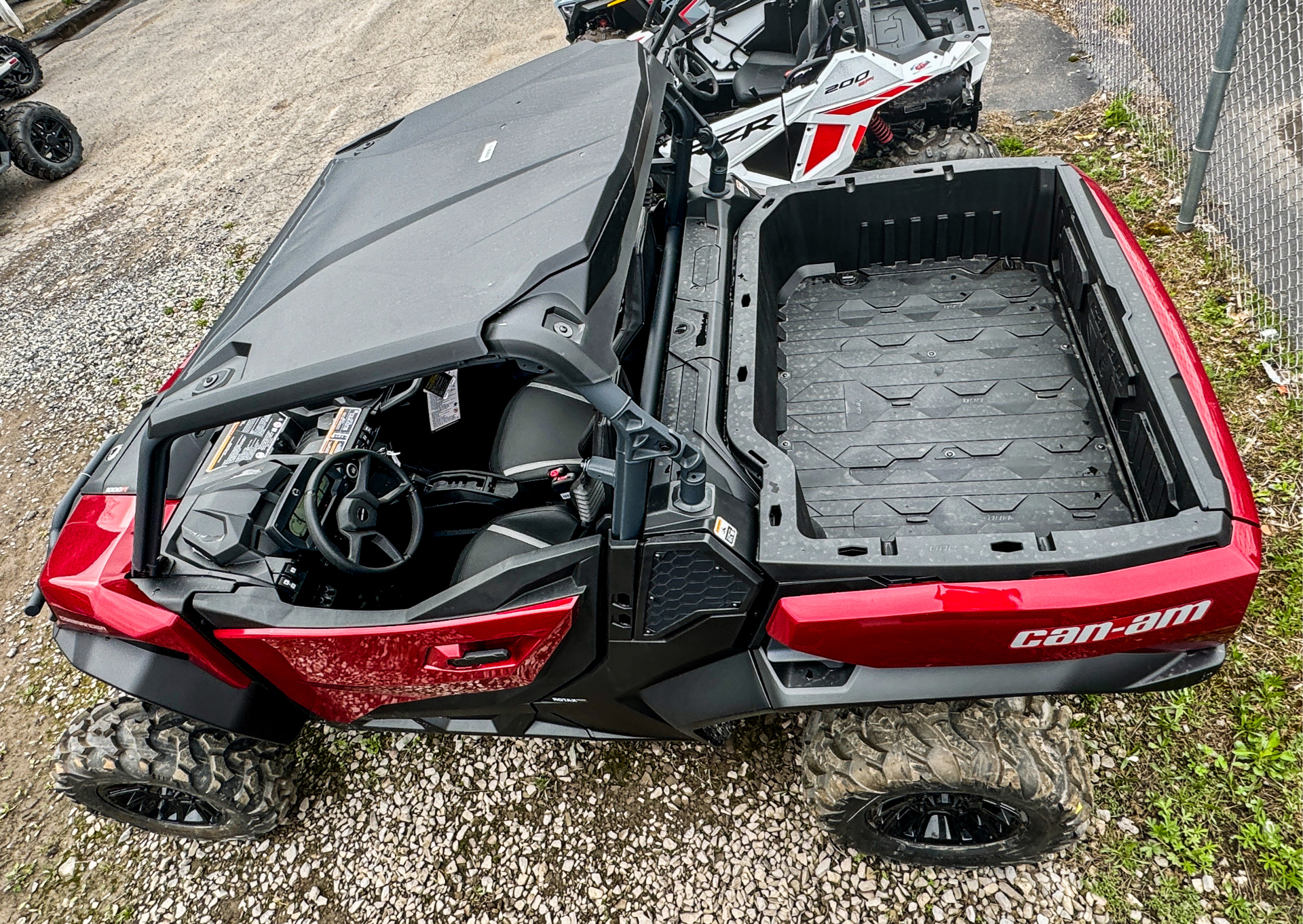 2024 Can-Am Commander XT 1000R in Concord, New Hampshire - Photo 5