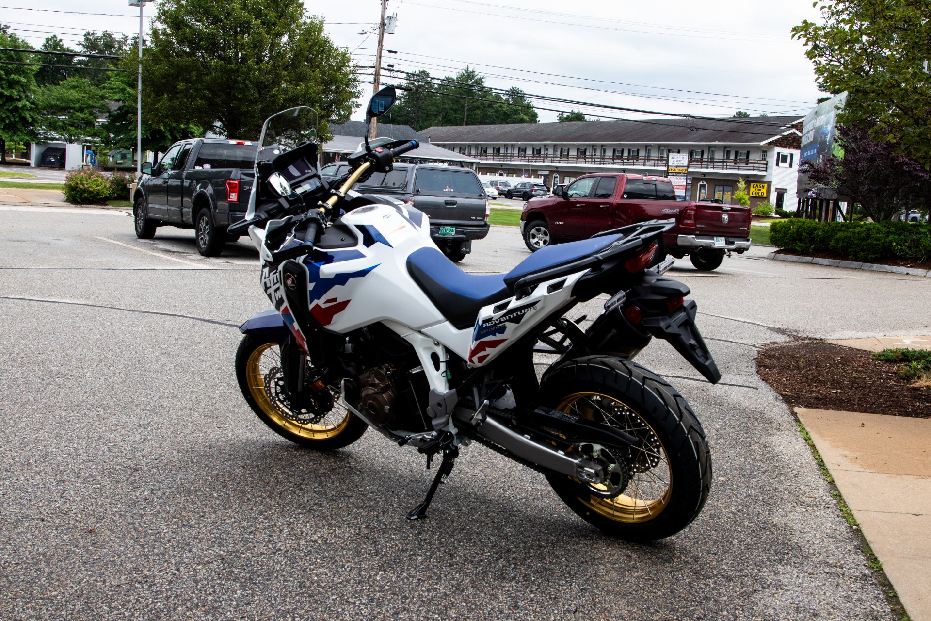 2024 Honda Africa Twin Adventure Sports ES DCT in Concord, New Hampshire - Photo 4