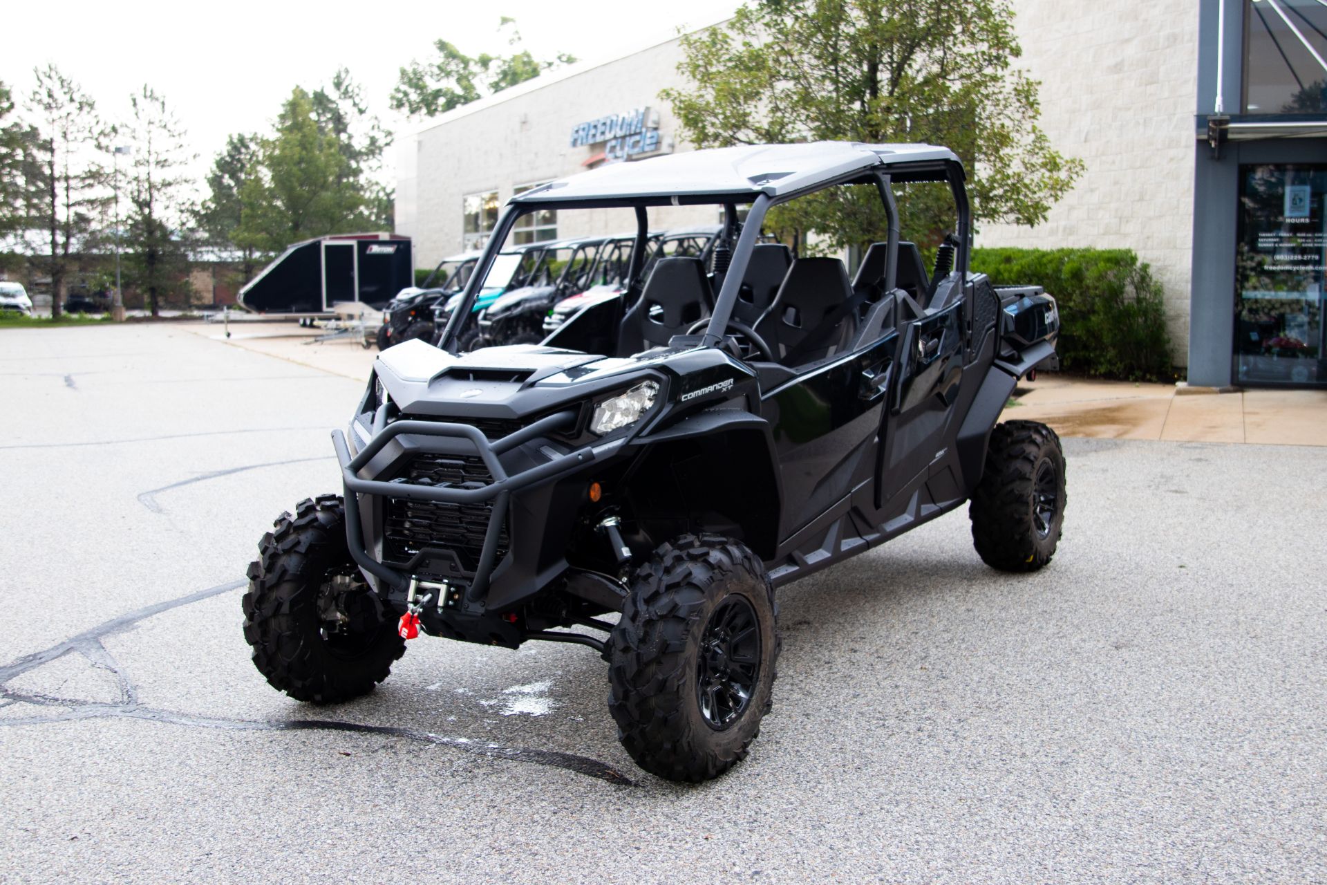 2024 Can-Am Commander MAX XT 1000R in Concord, New Hampshire - Photo 5