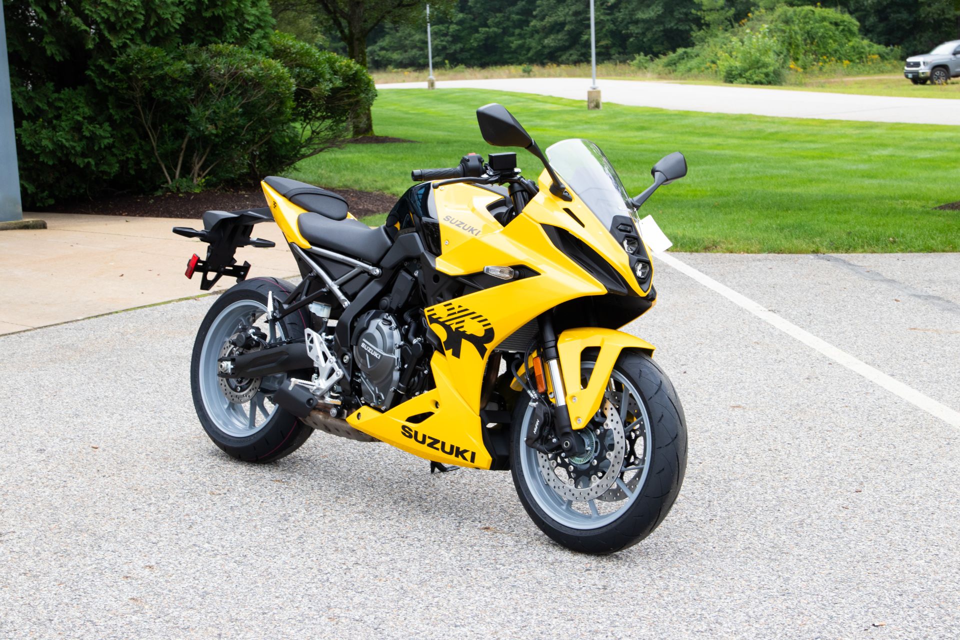 2024 Suzuki GSX-8R in Concord, New Hampshire - Photo 2